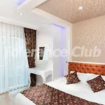 Lägenhetshotell Melda Palace 3*